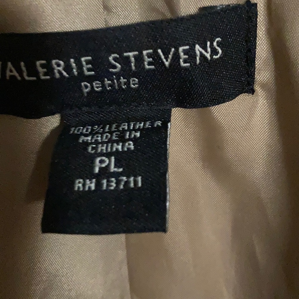 Women’s Leather Jacket - Picture 4 of 5